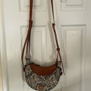 Ladies Frye and Company crossbody bag
